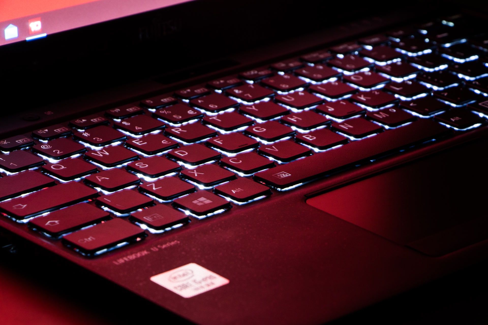 Fujitsu Lifebook U9310X - very nice very cool