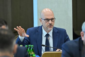 Prawa ręka Tuska w TK? Dziś głosowanie. Oto majątek Berka