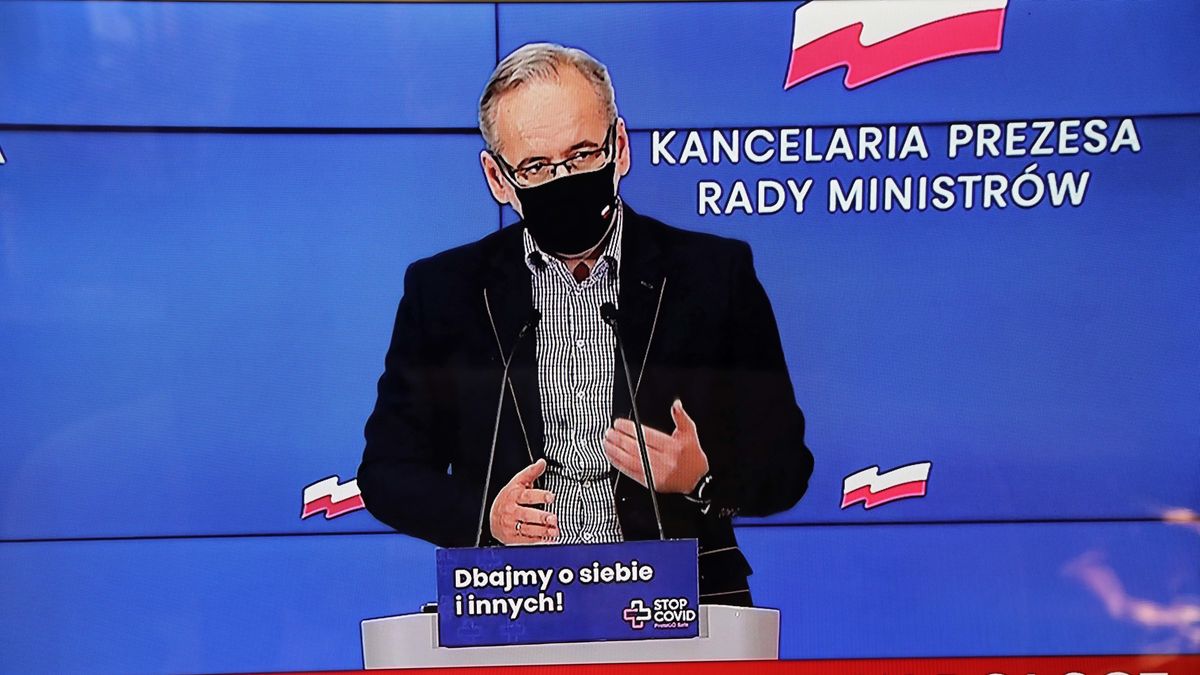 Nowe obostrzenia. Rząd ogłasza restrykcje