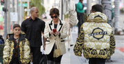 Kris Jenner kupiła wnukowi kurtkę Versace za... 11 TYSIĘCY! Gustowna?