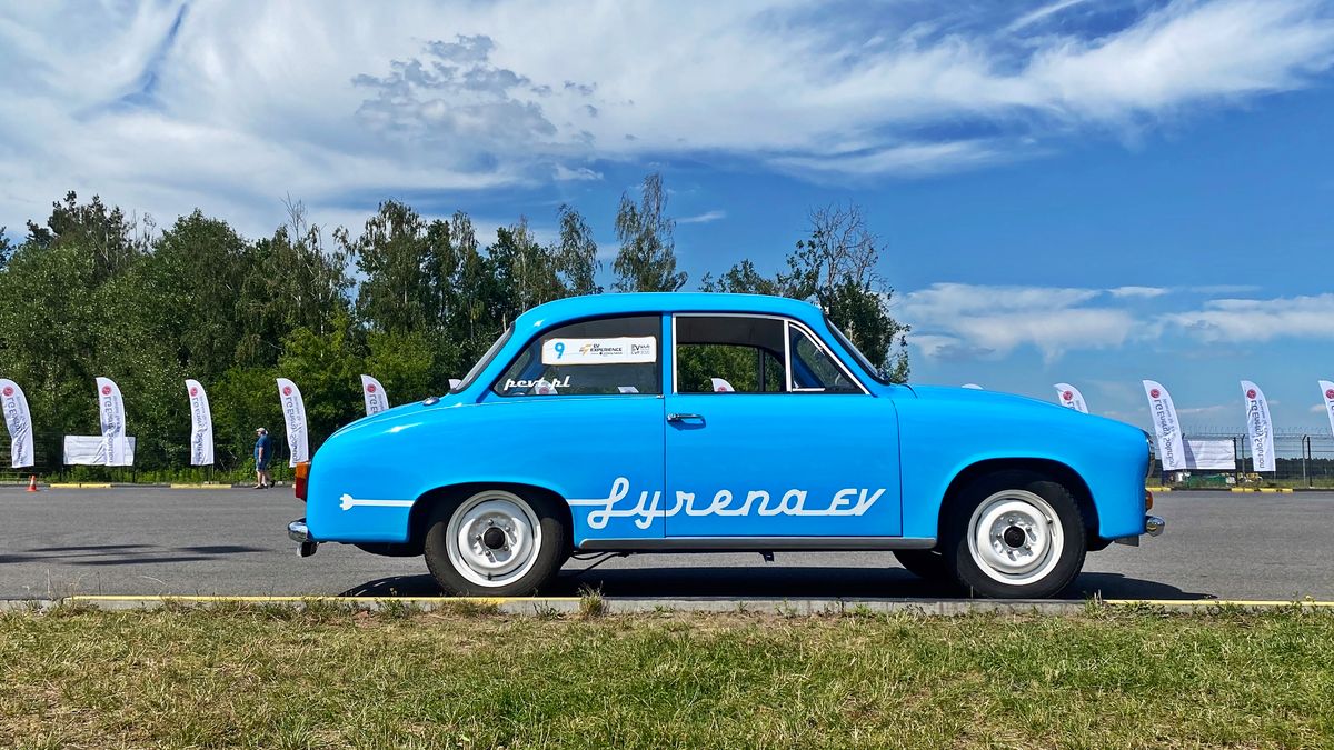 Syrena z napędem elektrycznym wzbudzała ogromne zainteresowanie podczas spotkania EV Experience