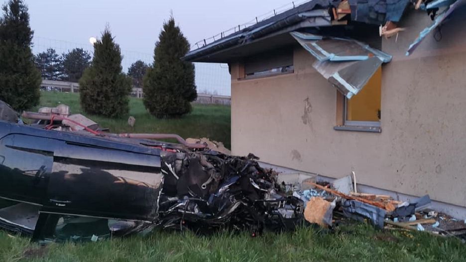 Makabryczny wypadek na A4. Jazdę zakończył na dachu