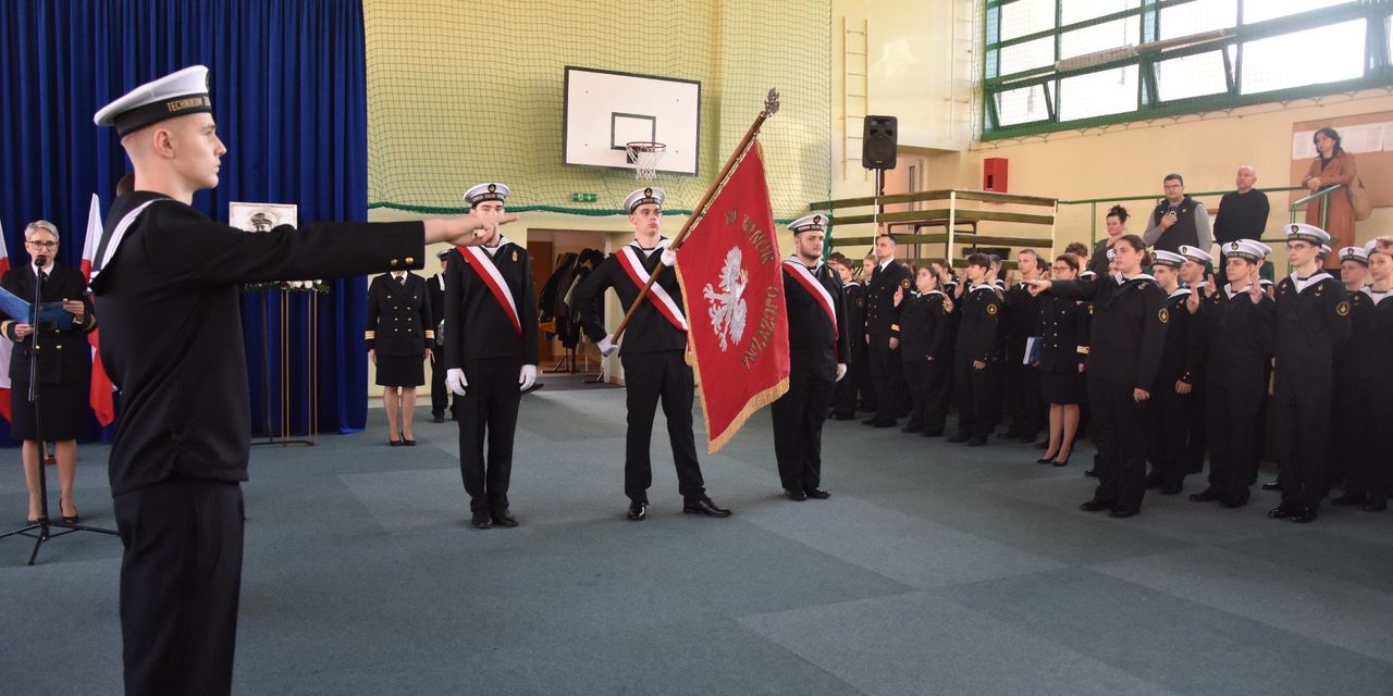 Nakło: Huczny jubileusz Zespołu Szkół Żeglugi Śródlądowej. Placówka kształcąca marynarzy działa 80 lat