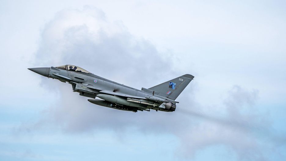 Operation Azotize
An RAF Typhoon jet takes off on a training exercise at Amari Airbase in Estonia. Here a squadron of RAF Eurofighter Typhoon jets are deployed for Operation Azotize, Nato's Baltic air policing mission to police the airspace over Nato's eastern border. Picture date: Wednesday July 26, 2023. 
Dostawca: PAP/PA
Jane Barlow
Operation, Azotize##, PA2023, DEFENCE, Estonia