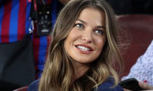 Zapozowała w piżamie. Ten kolor to absolutny hit lata 2025