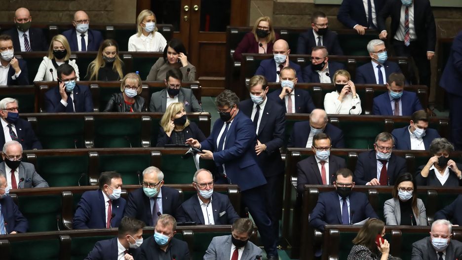 Podczas czwartkowych obrad Sejmu głosowano ws. podwyżki akcyzy na papierosy i alkohol