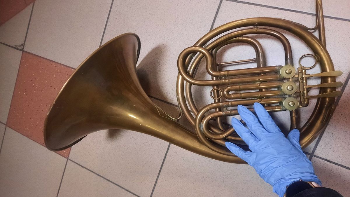 Ukradł matce waltornię, bo nie miał na alkohol