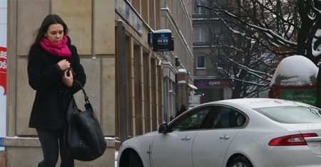 Rusin parkuje na przejściu dla pieszych (ZDJĘCIA)