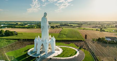 Odsłonięcie pomnika Matki Boskiej w Konotopiu coraz bliżej. Znamy program uroczystości