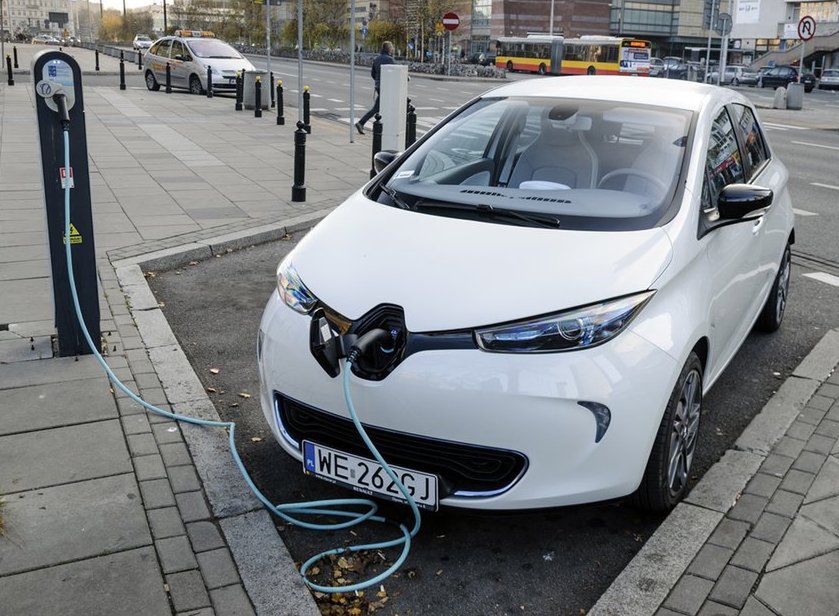 Polskie firmy energetyczne chcą wspólnie budować samochody na prąd