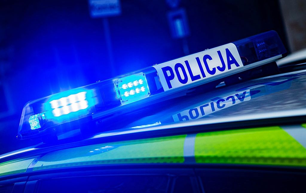 Jechał z koleżankami. Za "kółkiem" 20-latek. Musieli uciekać