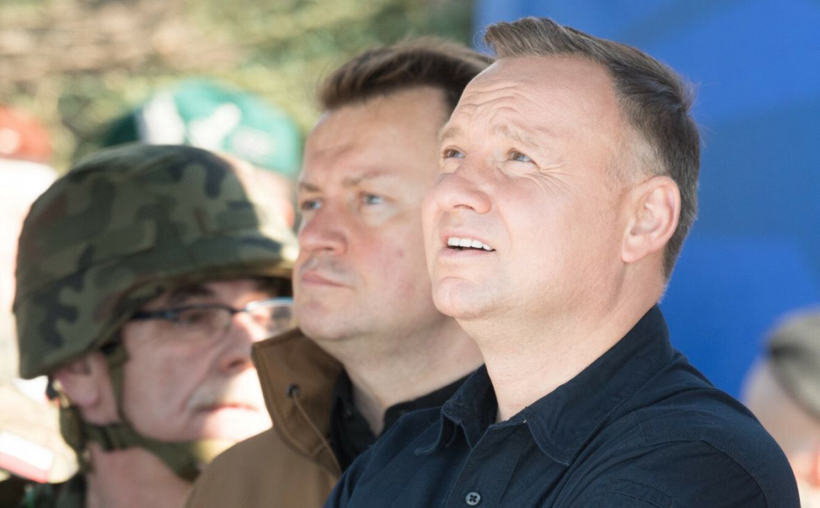 Minister Mariusz Błaszczak i prezydent Andrzej Duda obserwują ćwiczenia Anakonda 20