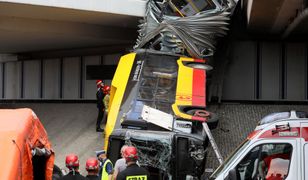 Warszawa: wypadek autobusu. Wrak zabezpieczony. Kierowca miał wysoką gorączkę?