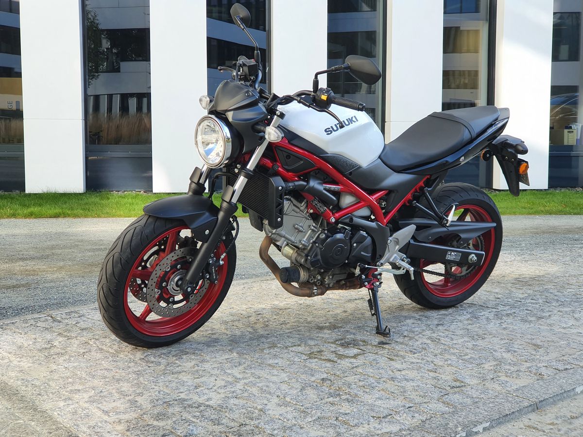 Test: Suzuki SV650 – jeśli szukasz pierwszego "dużego" motocykla