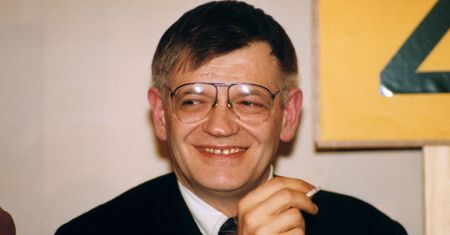 Z długów ratowały go byłe żony. Maciej Zembaty stracił wszystkie pieniądze przez Leonarda Cohena?