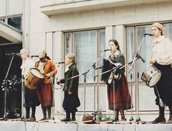 Teraz mają już własne dzieci. Co robi rodzeństwo z The Kelly Family?