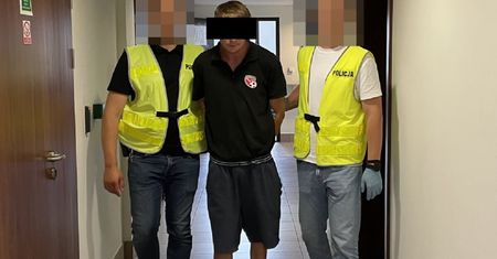 Świadkowie uniemożliwili jazdę pijanemu kierowcy. Był poszukiwany czterema listami gończymi