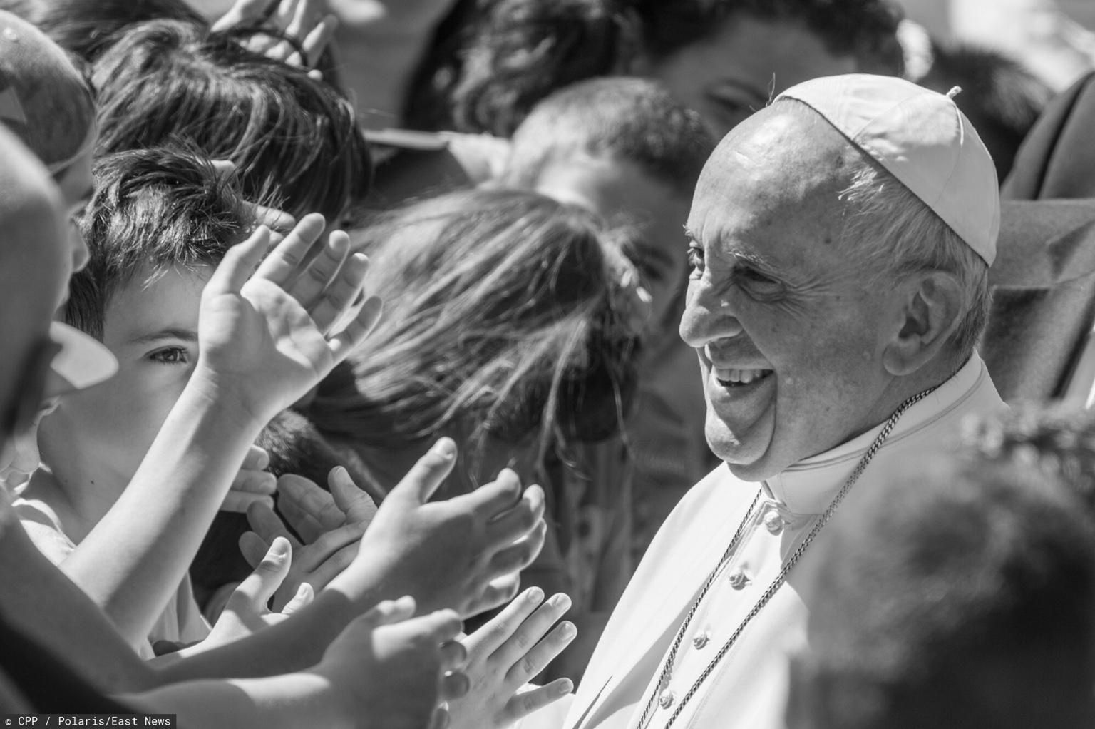 Papież Franciszek zmarł 21 kwietnia - poinformował Watykan