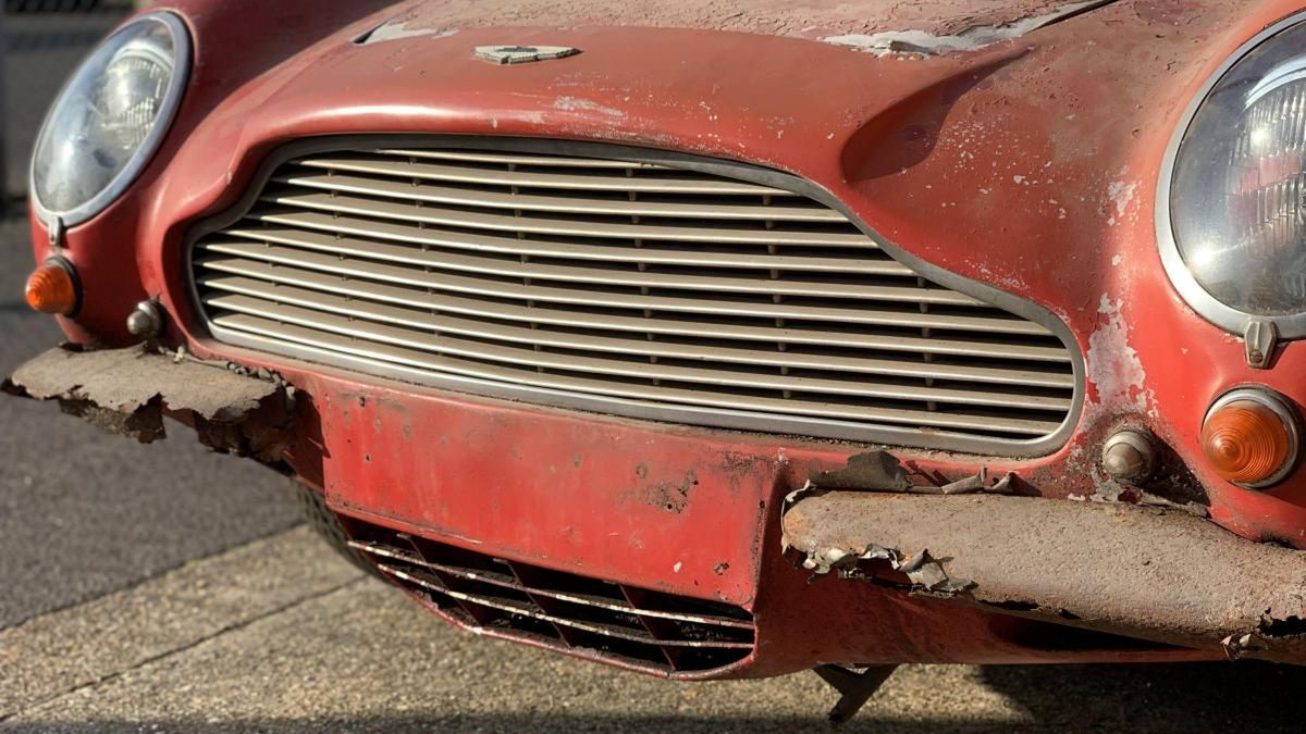 Zanim pojazd trafił do serwisu był w opłakanym stanie