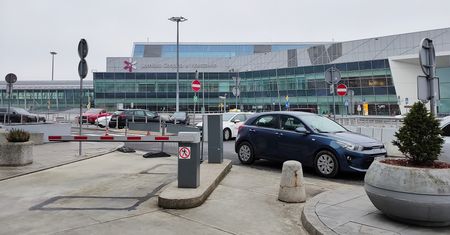 Chcieli wjechać do Polski. Jeden dokument wzbudził podejrzenie strażników