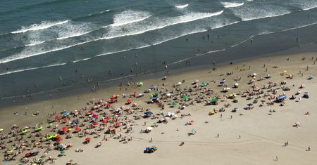 Brazylia zamknęła niemal 40 plaż. Wejście do wody zagraża zdrowiu