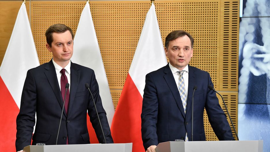Ziobro grzmi po sprawozdaniu KE. "Chcą powiększyć władzę kosztem Polski"