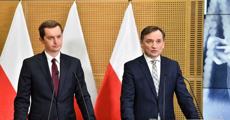 Ziobro grzmi po sprawozdaniu KE. "Chcą powiększyć władzę kosztem Polski"