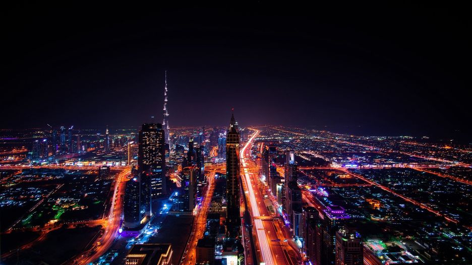 Dubaj walczy z upałami. Władze wywołują sztuczny deszcz