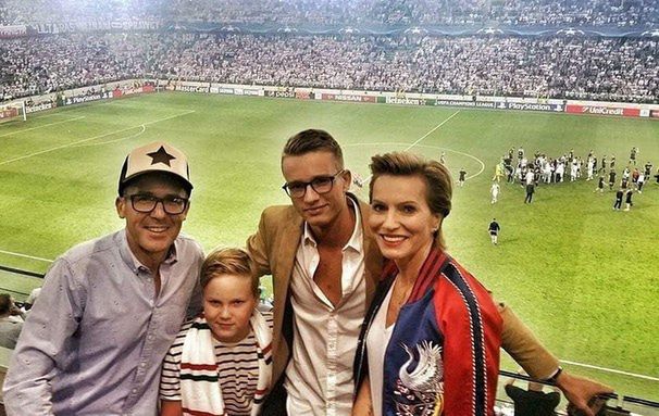 Paulina Smaszcz składa życzenia Maciejowi Kurzajewskiemu