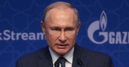 Putinowi śnią się petroruble, a nawet drewnoruble i zbożoruble. "Ma w tym ukryty cel"