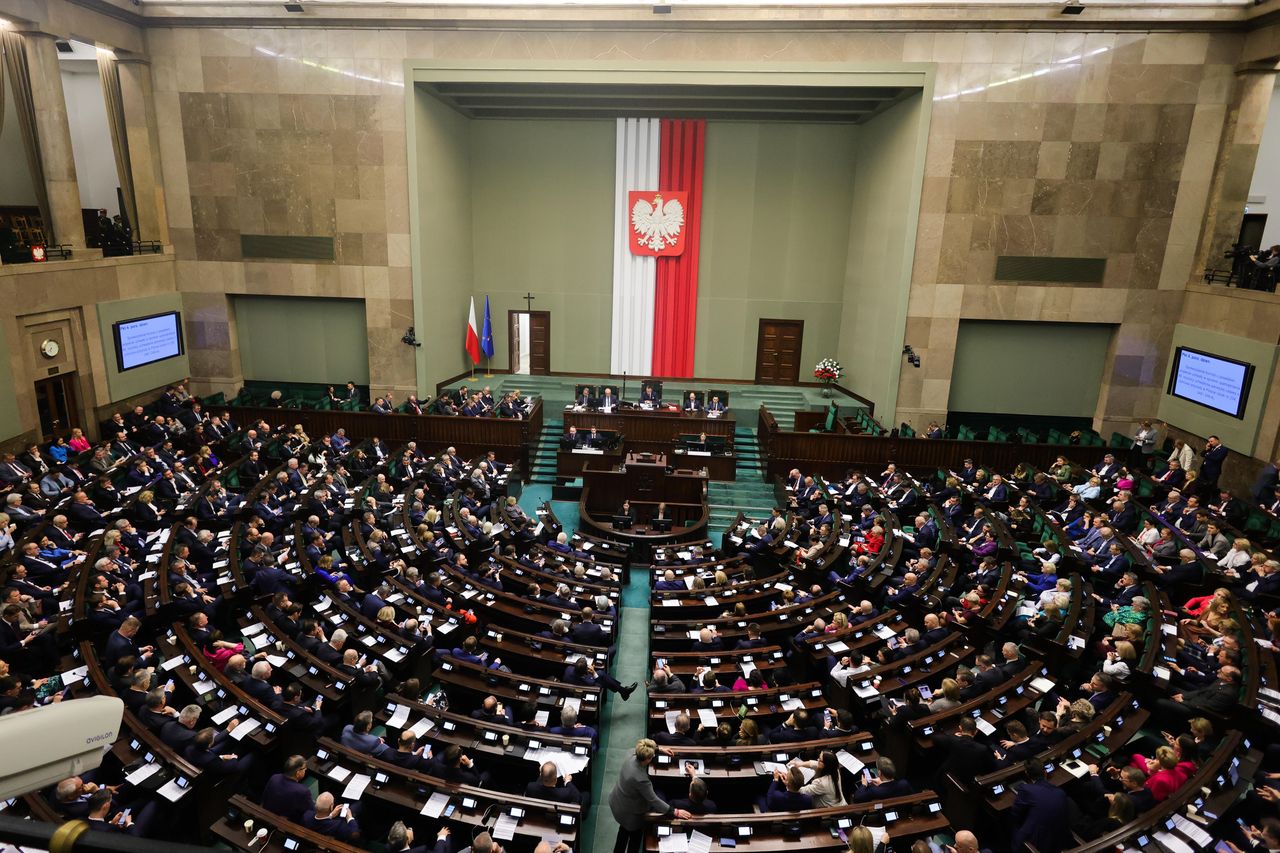 Sejm. Harmonogram obrad. Posłowie wrócą do Sali Plenarnej