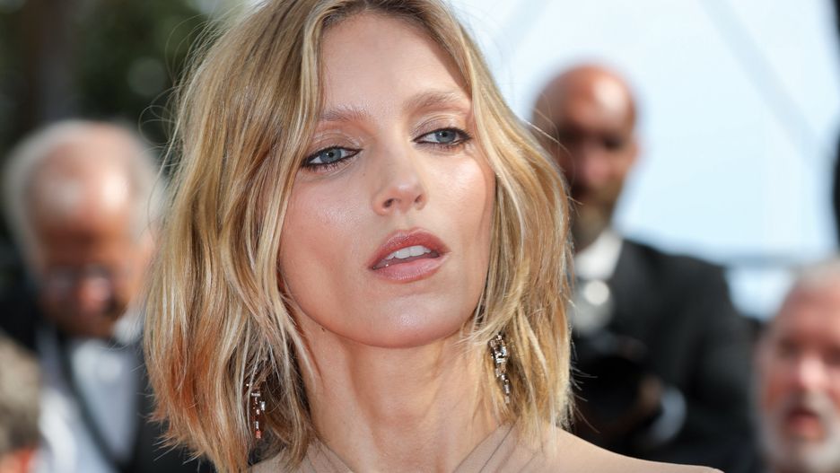 CANNES, FRANCE - MAY 23: Anja Rubik attends the screening of "Decision To Leave (Heojil Kyolshim)" during the 75th annual Cannes film festival at Palais des Festivals on May 23, 2022 in Cannes, France. (Photo by Stephane Cardinale - Corbis/Corbis via Getty Images)