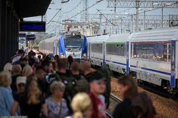 Utrudnienia na kolei. Wydłużony czas podróży nawet o 4 godziny
