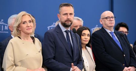 Wotum zaufania dla rządu. Posłowie PSL po klubie mówią o decyzji