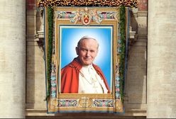 Toruń. Zdewastowano pomnik papieża Jana Pawła II