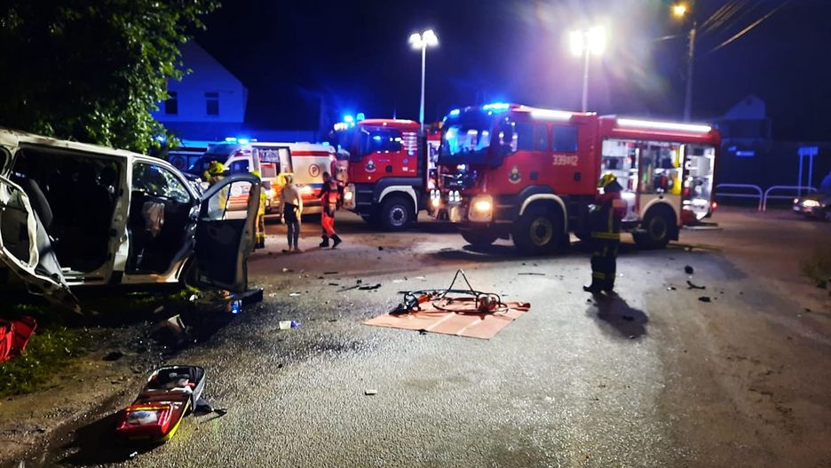 wypadek  w miejscowości Gołębiewo Wielkie DW222. fot. facebook.com/OSP-KSRG-Rościszewo