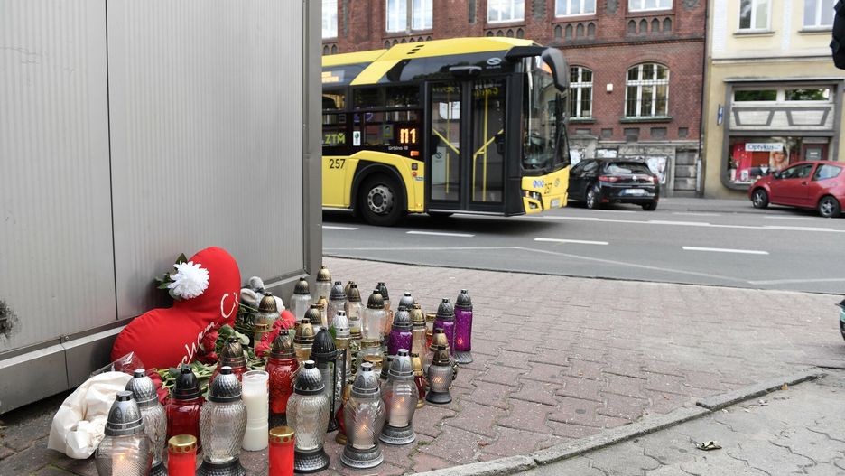 Miejsce, w kt�rym autobus ?miertelnie potr?ci? kobiet? w KatowicachFot. Lukasz Kalinowski/East News, Katowice, 03.08.2021.   Miejsce, w ktorym autobus smiertelnie potracil kobiete w Katowicach.Lukasz Kalinowski