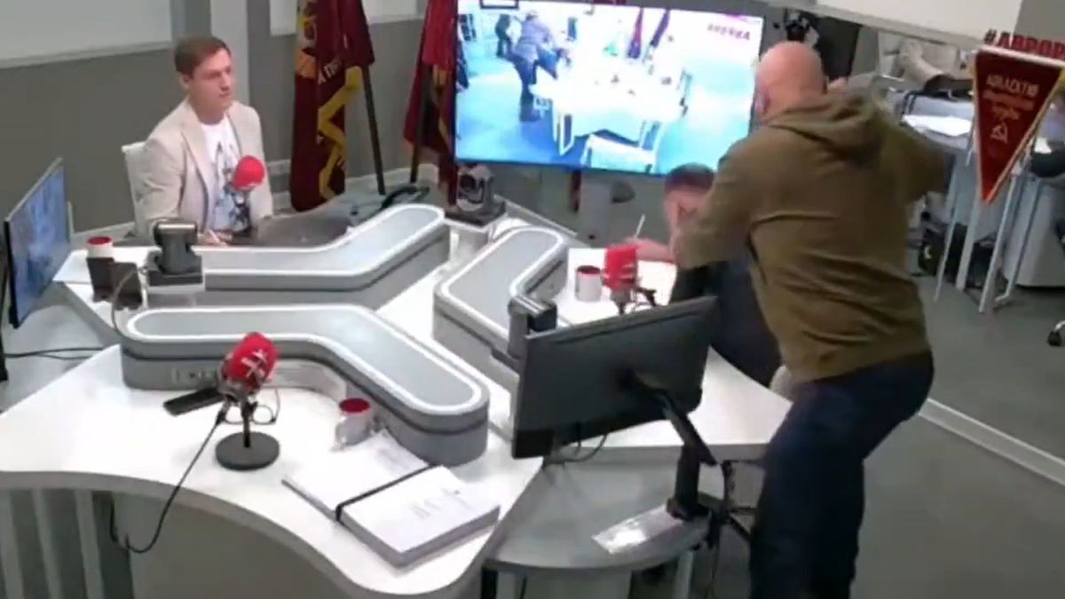 Nagranie bójki na antenie rosyjskiej stacji propagandowej