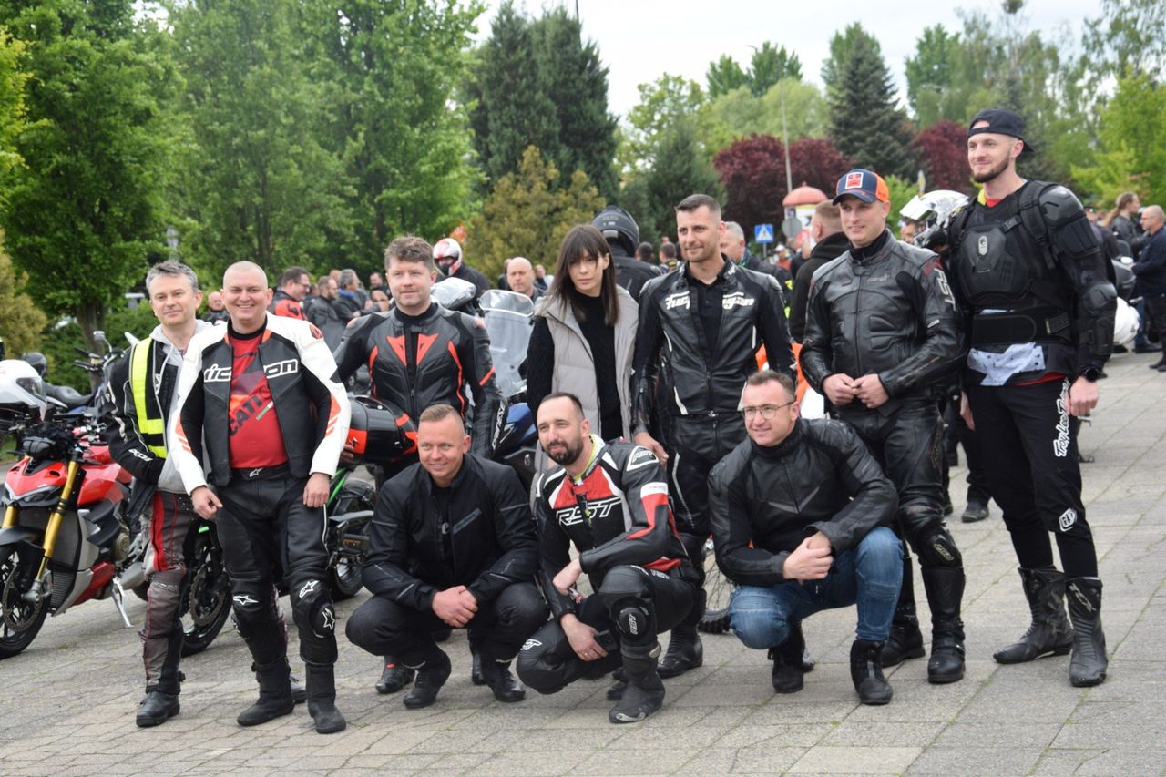 Wielkie otwarcie sezonu motocyklowego z MotoRiders w Pile. Zobaczcie zdjęcia parady ulicami miasta. Było bardzo głośno