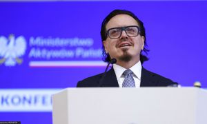 Nagła dymisja prezesa Poczty Polskiej. Minister wskazuje powody