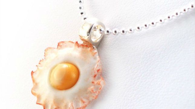 Biżuteria, która wygląda i pachnie jak jedzenie. Kupilibyście? 1