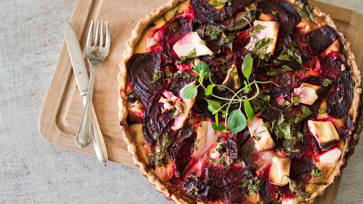 Tarta z botwinką i serem feta