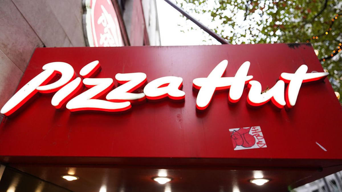 Halloweenowy klimat w Pizza Hut. W ofercie czarna pizza