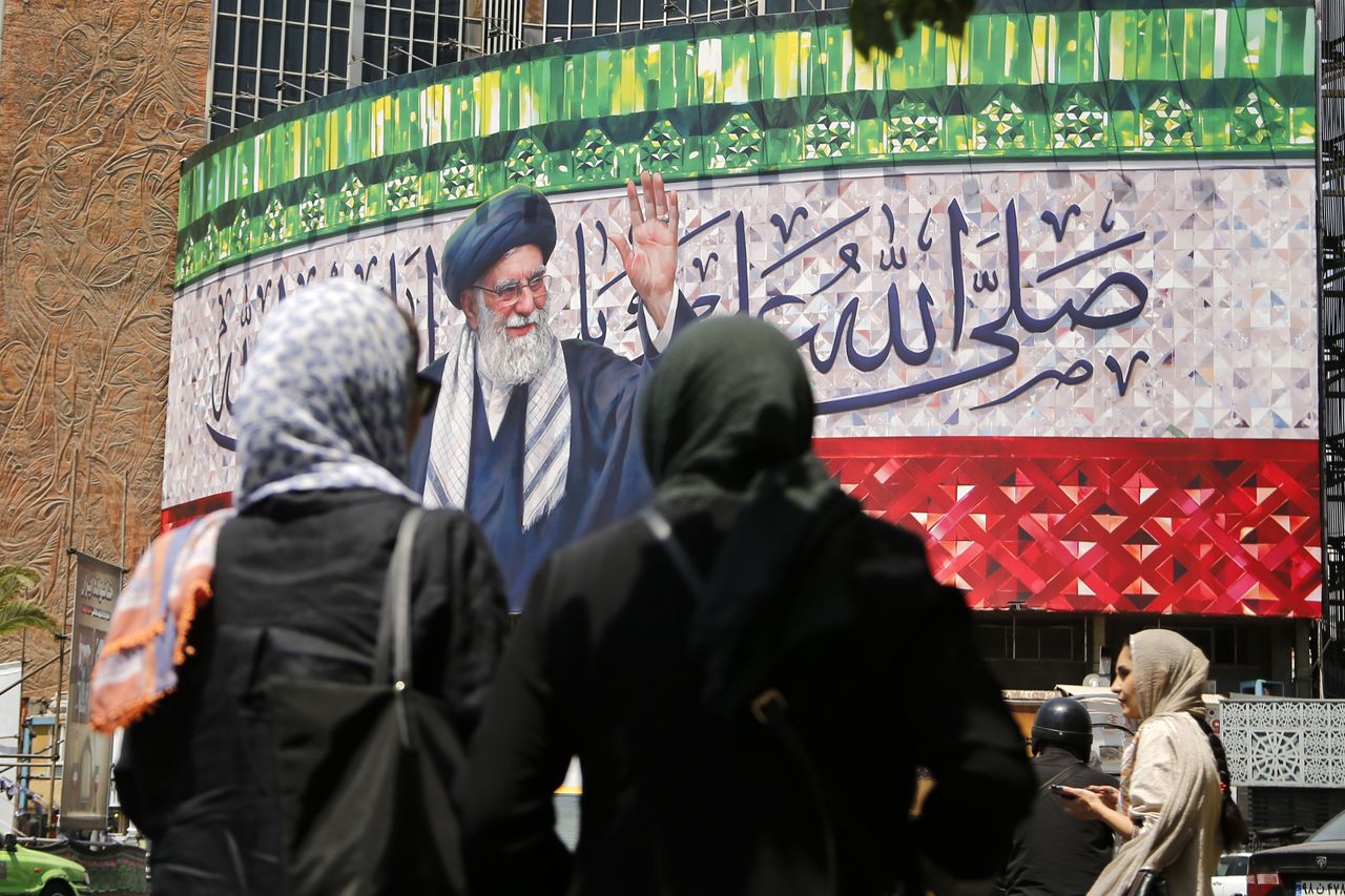 Iran skarży się na Starlinka. "Bezprawne świadczenie usług satelitarnych"