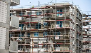 Polacy czyszczą konta i kupują mieszkania. "To ustabilizuje rynek najmu"