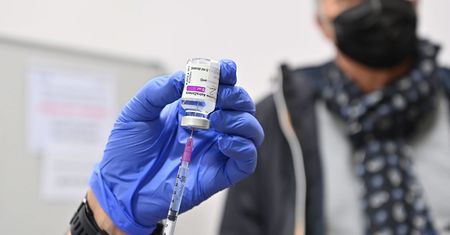 Włochy wznowią szczepienia preparatem AstraZeneca