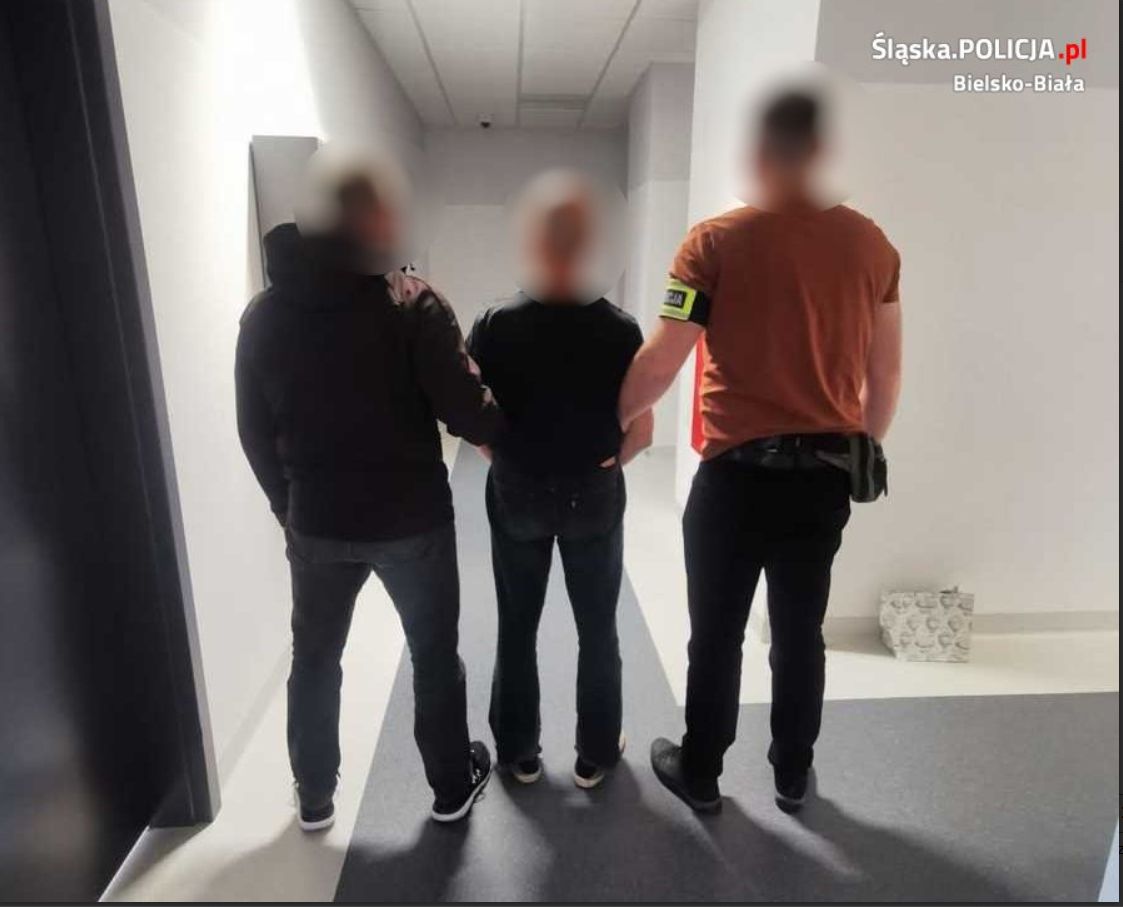 Mężczyzna położył pocisk na torach 