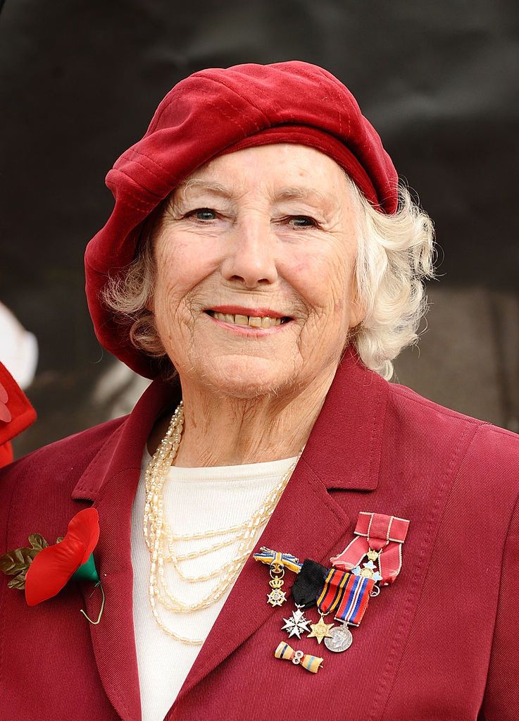 Vera Lynn, "the Forces Sweetheart", zmarła w wieku 103 lat. Jej piosenki podnosiły morale żołnierzy podczas II wojny światowej