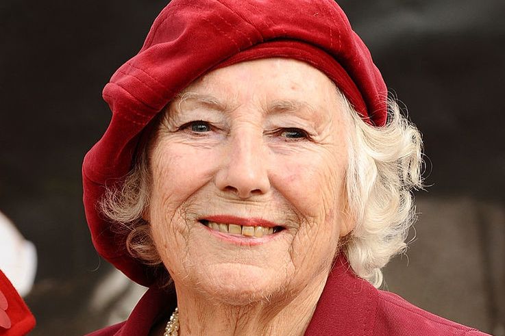 Vera Lynn, "the Forces Sweetheart", zmarła w wieku 103 lat. Jej piosenki podnosiły morale żołnierzy podczas II wojny światowej