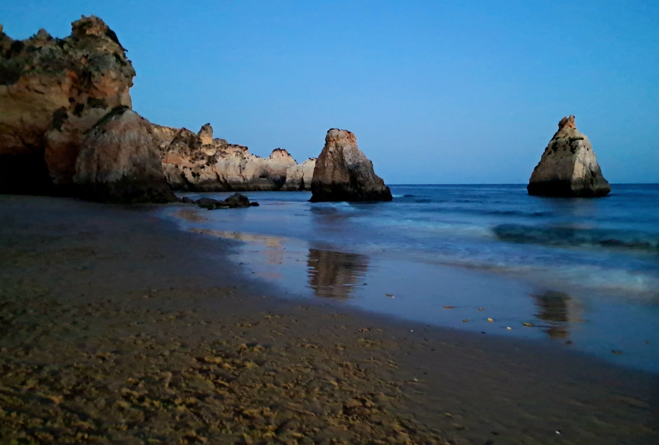 Praia dos Tres Irmaos - cud natury na portugalskim wybrzeżu